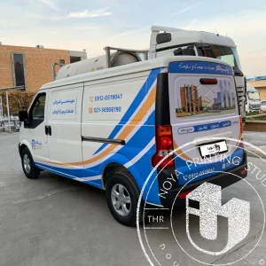 چاپ استیکر تبلیغاتی روی خودرو ون اینرودز برای شرکت پارسیا گاز